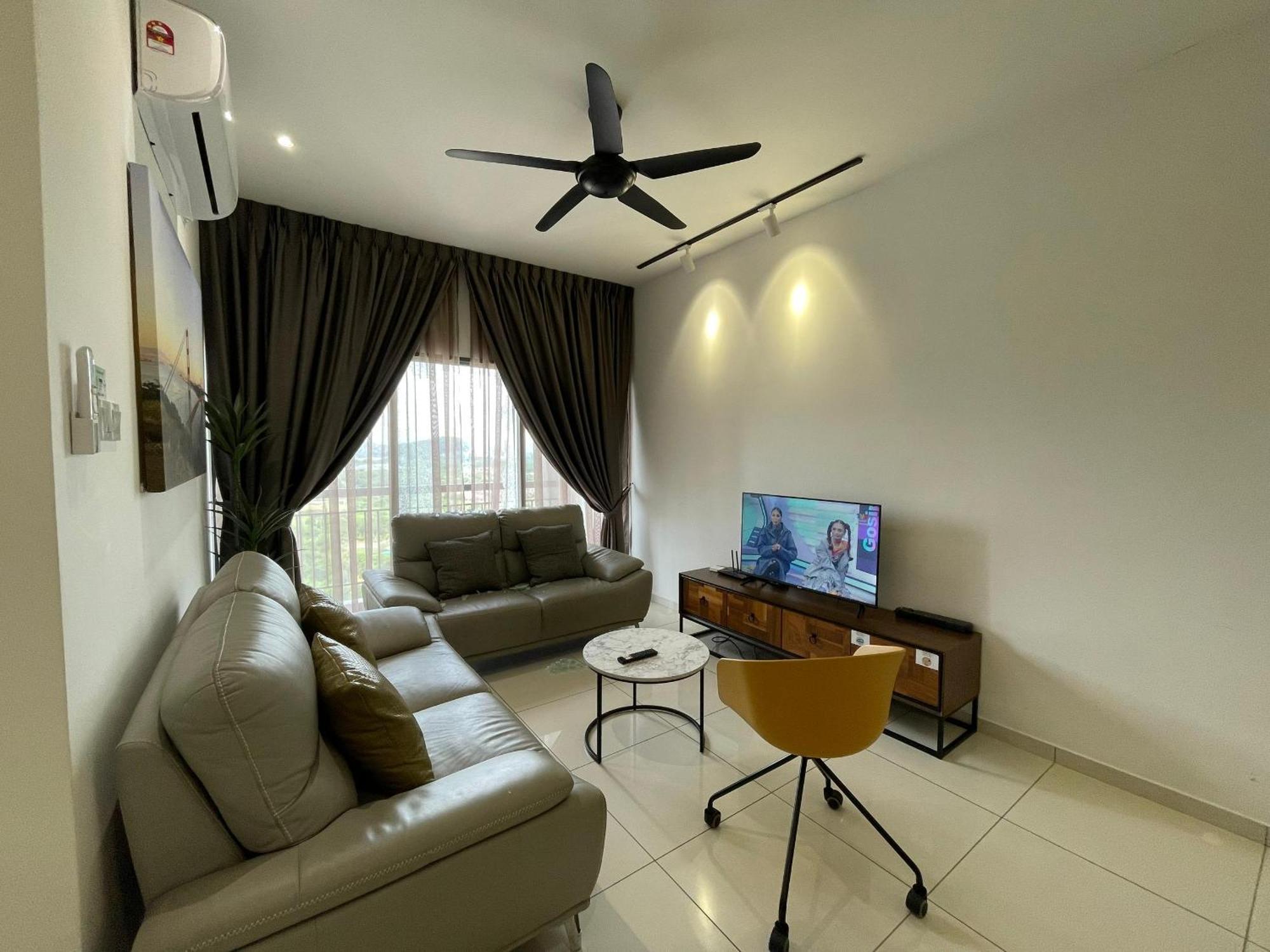 Apartment The Horizon 4br Aster -by Goswell